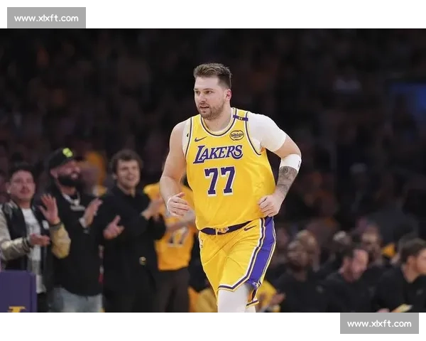 核心权更迭引爆湖人更衣室!詹姆斯拒当绿叶,佩林卡铁心押注东契奇 核心权更迭引爆湖人更衣室!詹姆斯拒当绿叶,佩林卡铁心押注东契奇