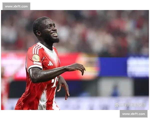 拜仁重启乌帕梅卡诺续约谈判 薪资与解约条款成博弈核心 拜仁重启乌帕梅卡诺续约谈判 薪资与解约条款成博弈核心